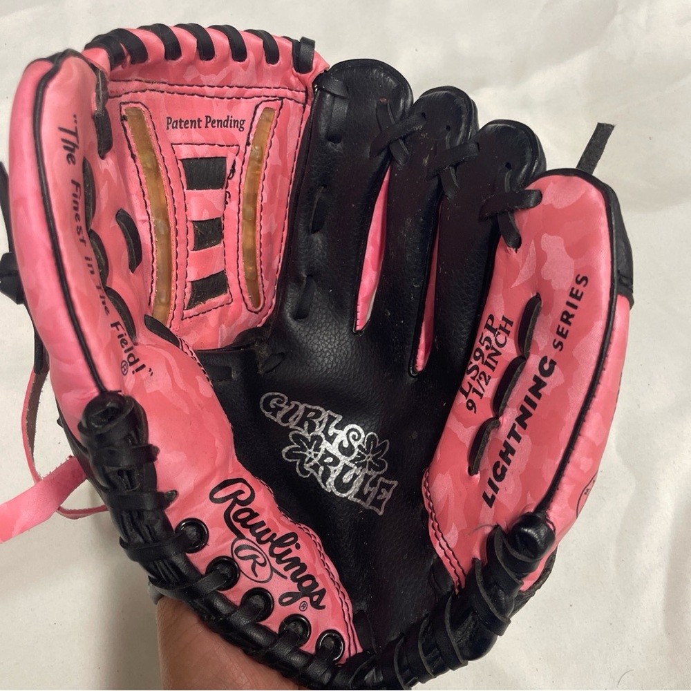 Rawlings “Girls Rule”‎ Pink Baseball Glove Lightening Series LS95P Size 9.5”